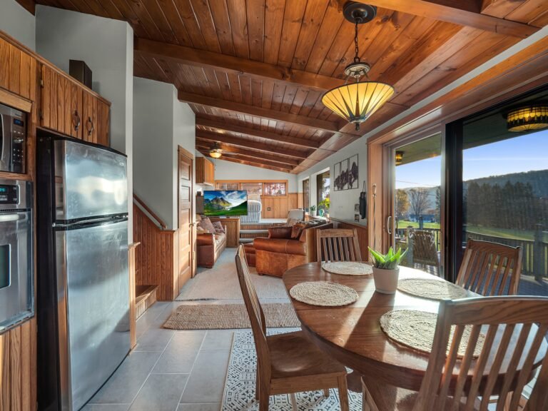 Full kitchen